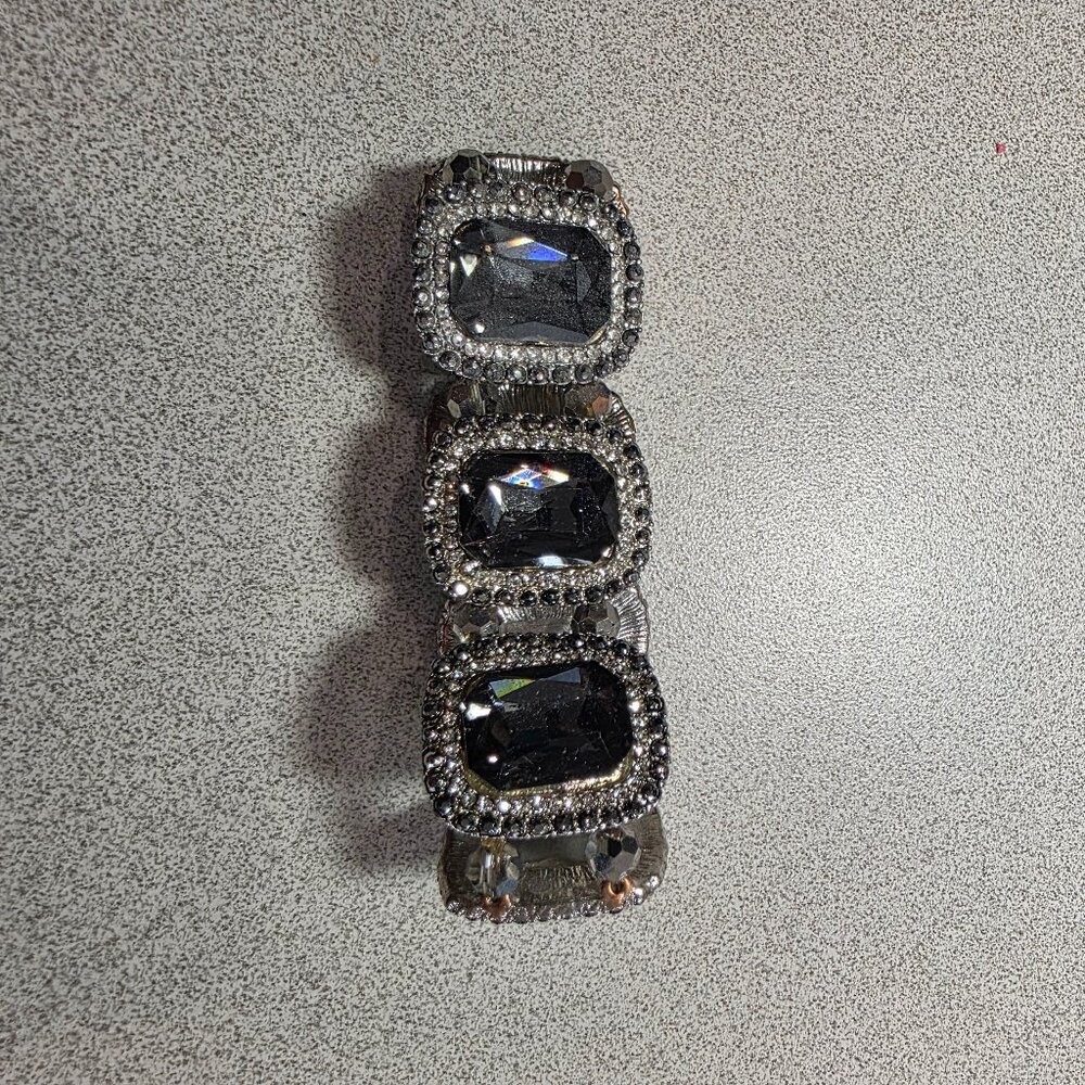 Gorgeous vintage looking bracelet